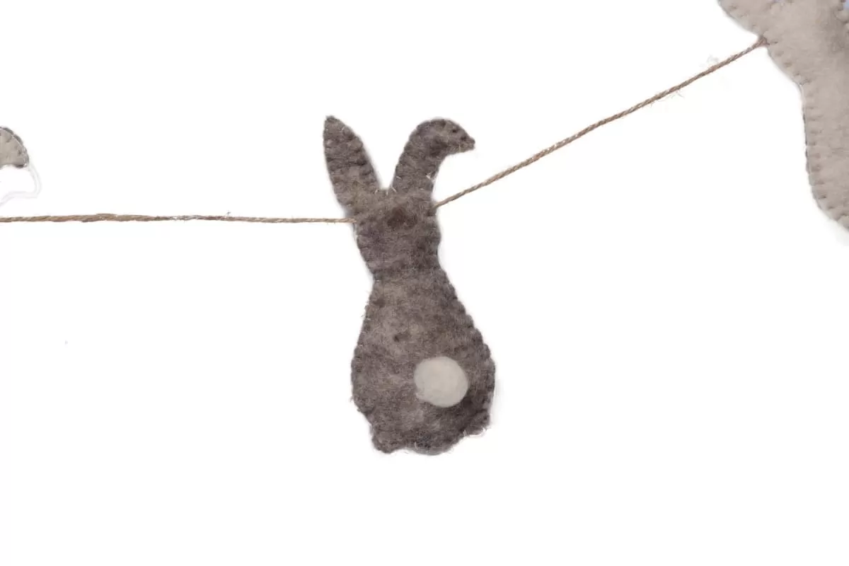 De Kulture Handmade Premium Wool Felt Easter Stuffed Bunny Garland Eco Friendly Eastertide Wall Hanging Home Office Wedding Party Holiday Decoration Banner 48 Inches